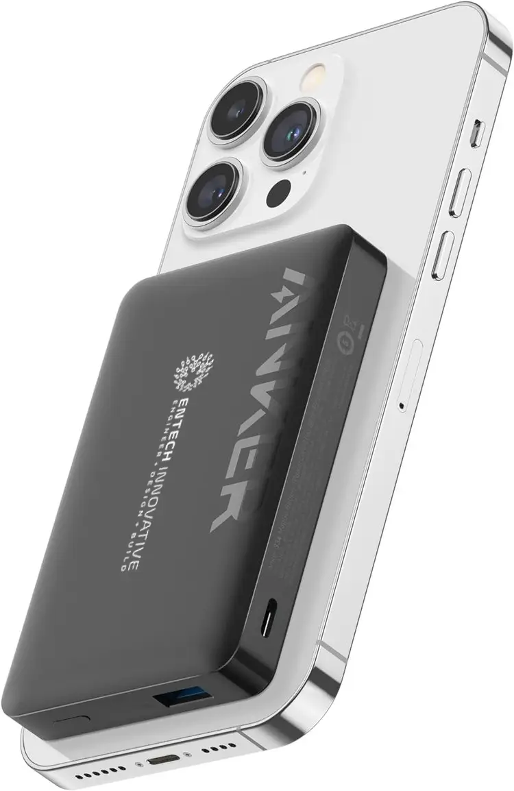 What kind of battery does the Anker power bank use?